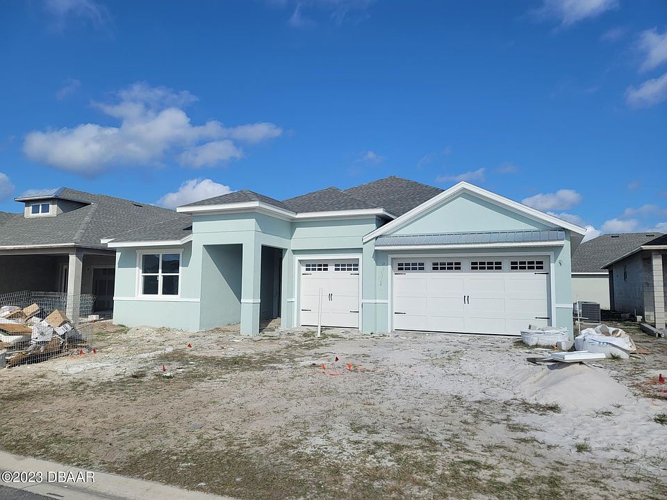 1st image of 204 Fuchsia St