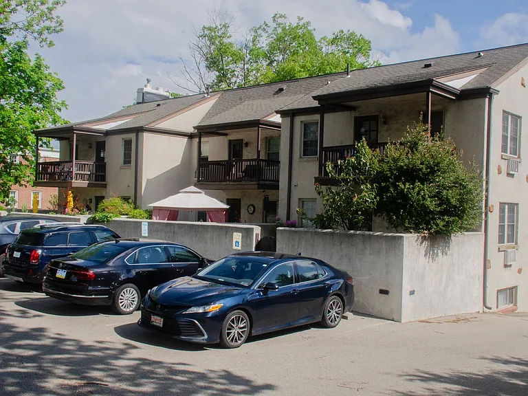 16 W Montgomery Ave — Photo 2