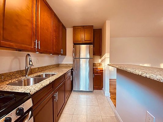 4th image of 141-23 78th Ave #C1