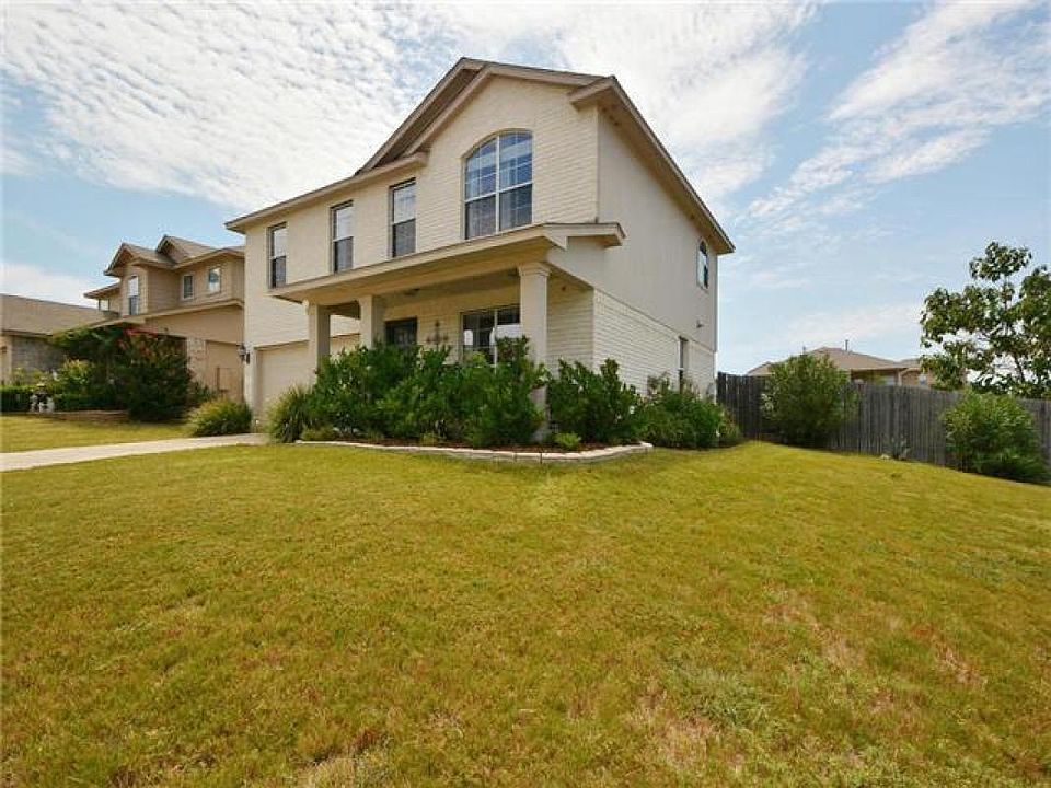 1st image of 471 Paddington Dr