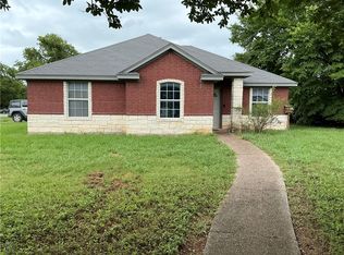 609 W State St, Groesbeck, TX 76642