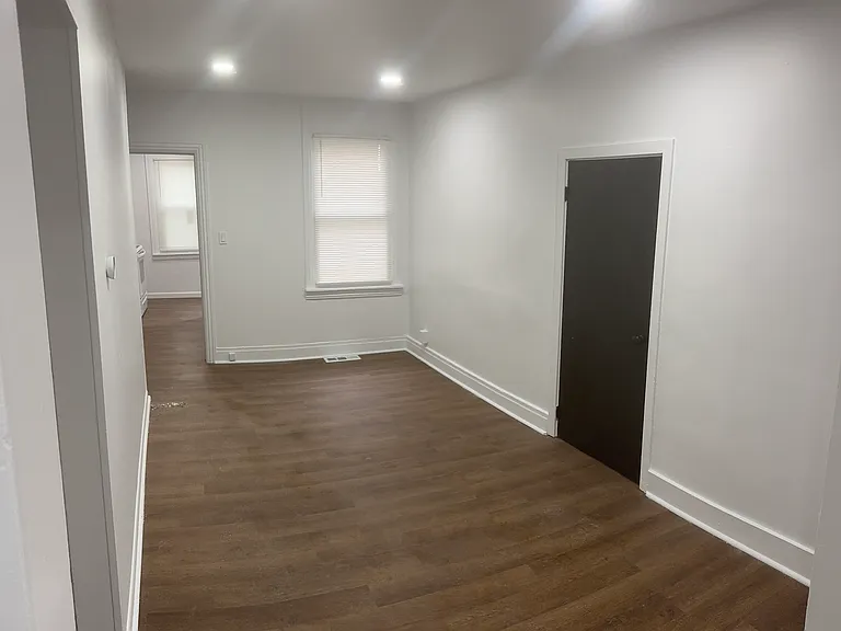 335 S 9th St — Photo 15
