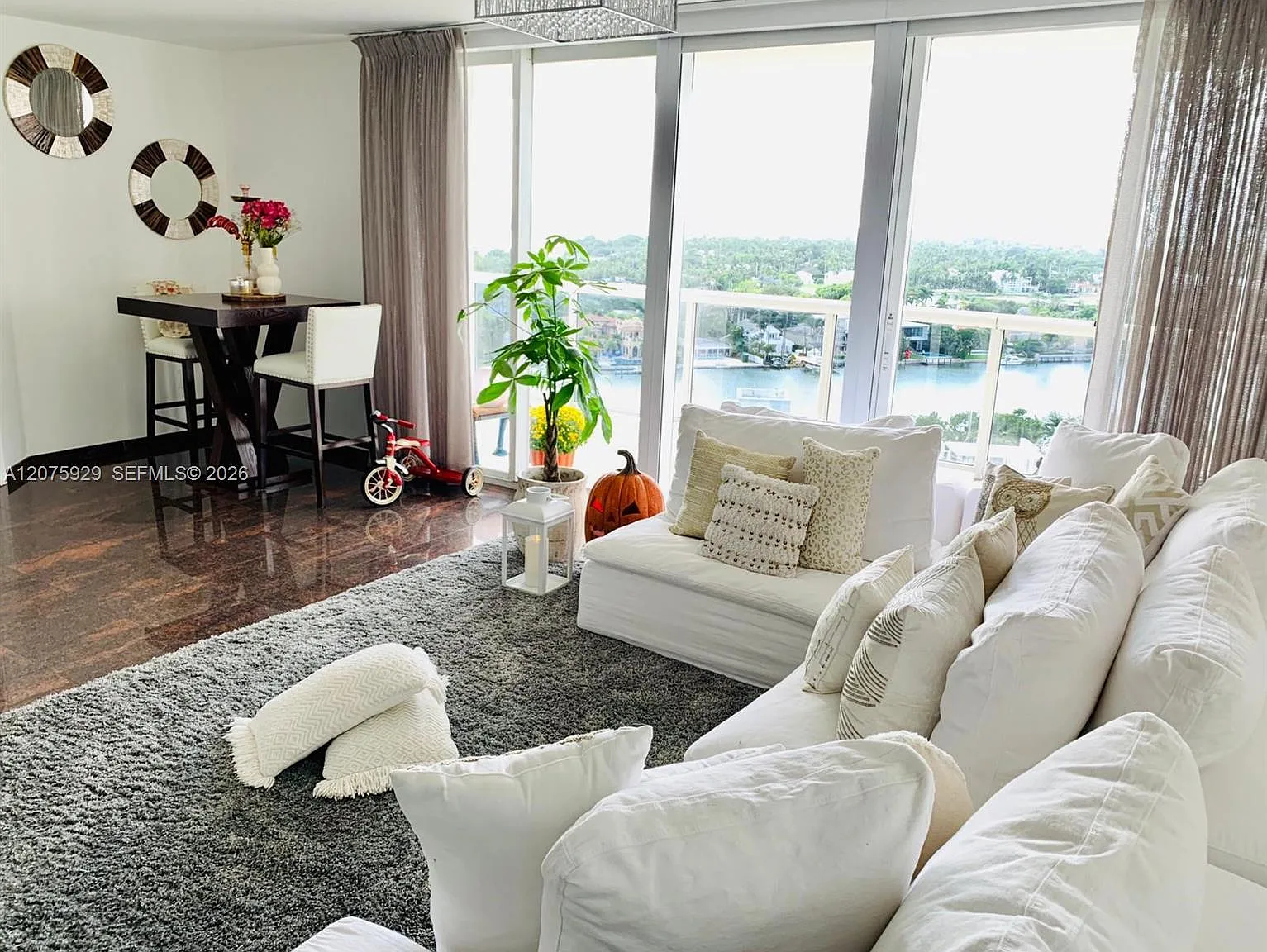 La Gorce Palace Condo — Photo 2