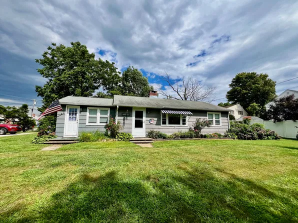 28 Kelsey Rd, Clinton, CT 06413