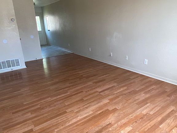 2nd image of 3202 Hereford Ln #B