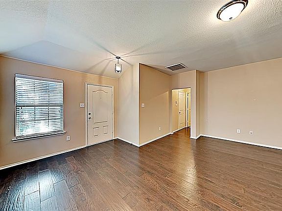 3rd image of 4008 Houston Dr