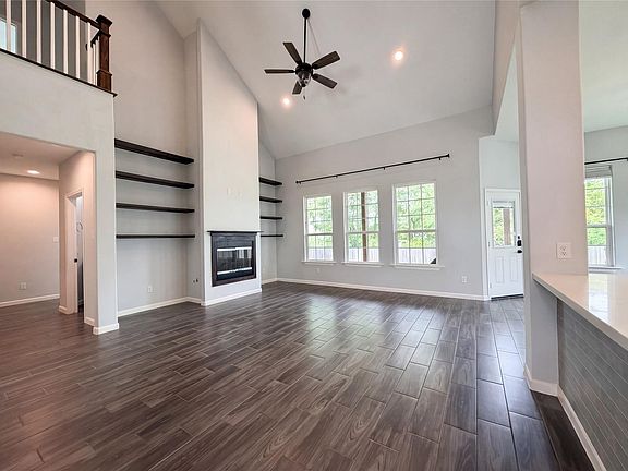 3rd image of 40406 Mostyn Dr