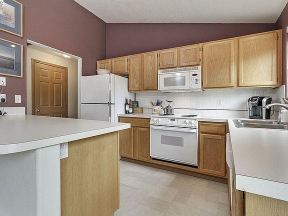 5th image of 195 NE Lenox St