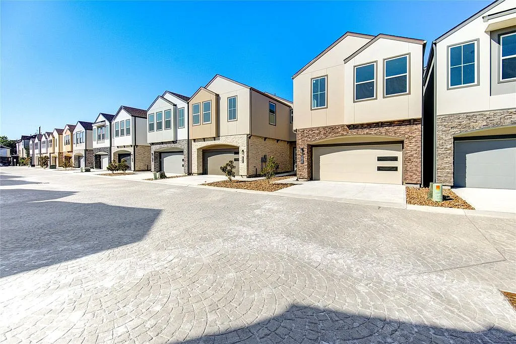 3 bed, 2.5 bath, 2181 sqft, $3,200 — Photo 4