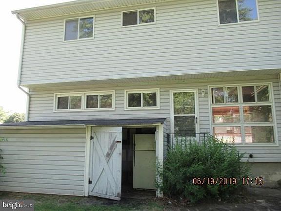 4th image of 8803 Lakewood Rd