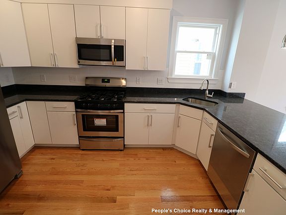 3rd image of 106 Franklin St #2