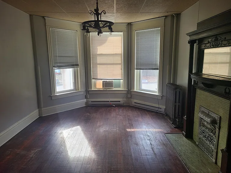 124 W 13th St #2 — Photo 3