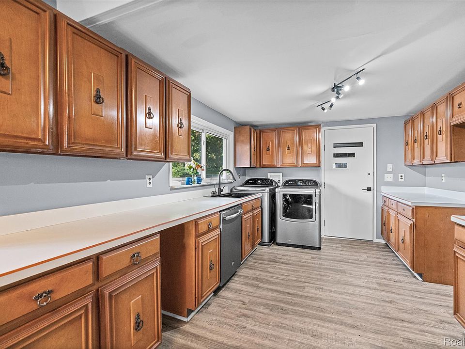6220 Wertz Rd, photo 11