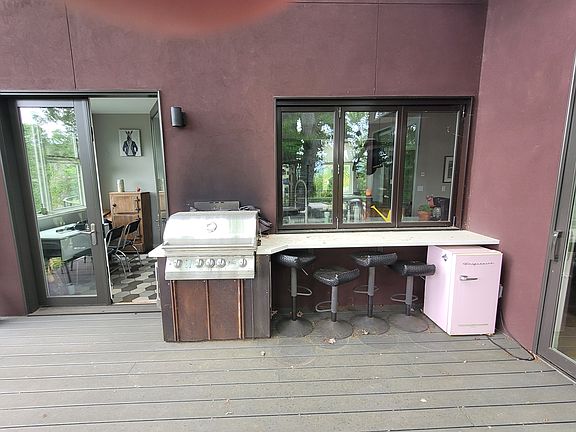 4th image of 21 Skyview Pl #21