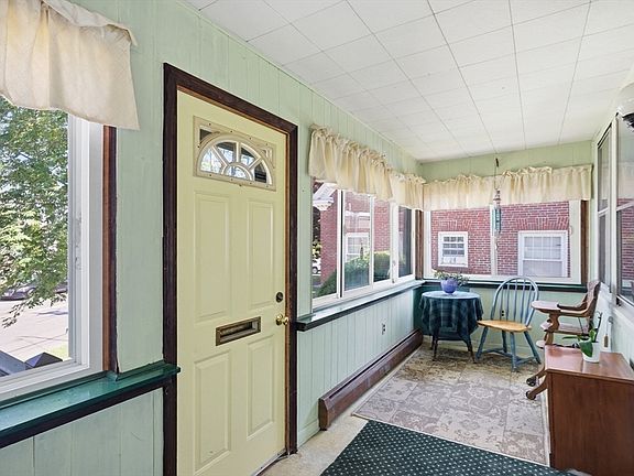4th image of 275 Rockdale Ave