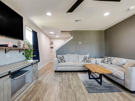 3rd image of 249 Trellis Blvd