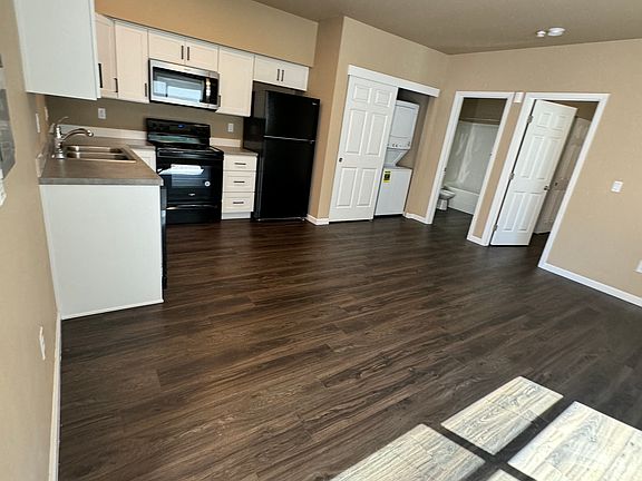 4th image of 660 Hansen St SE #B