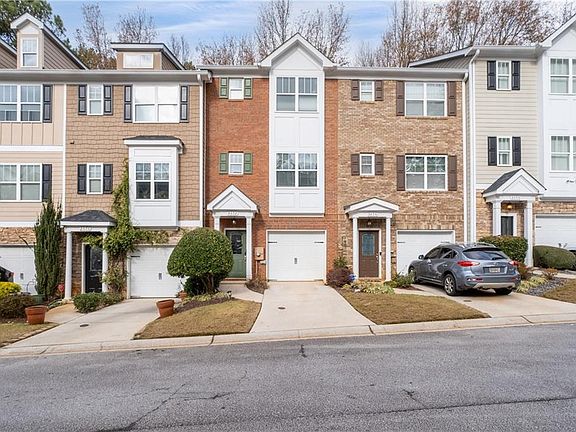 2nd image of 3072 Lauren Parc Rd