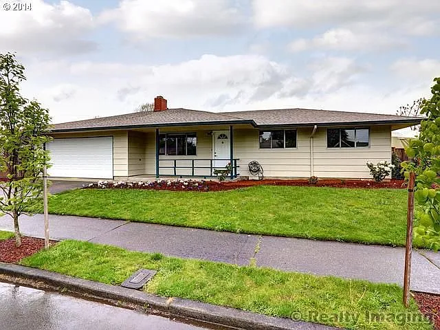 733 SE 168th Ave photo 1