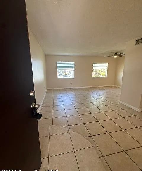 837 Hickory St #4 — Photo 2