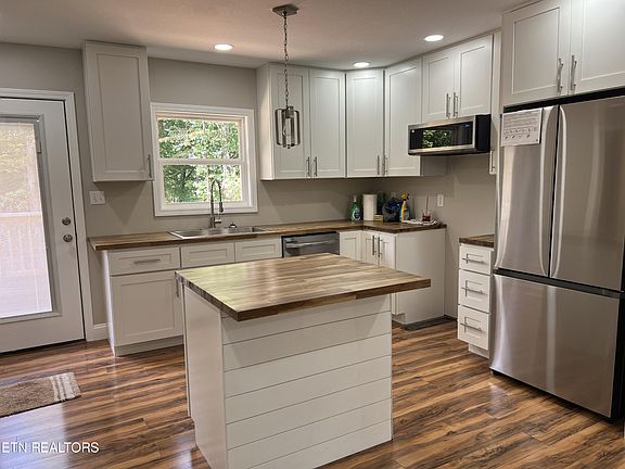 2nd image of 167 Oak Dr