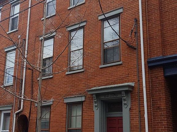 3rd image of 219-221 N Mulberry St #4