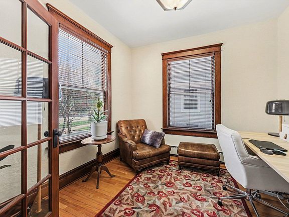 5th image of 1028 W Liberty St