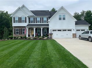 466 Cliff View Dr, Galena, OH 43021