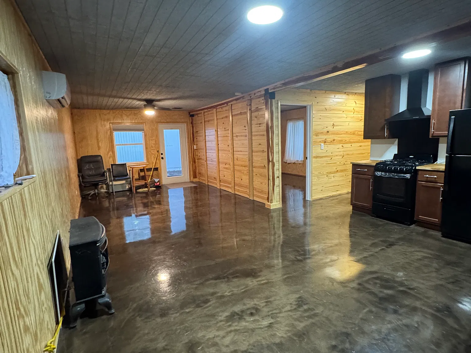 1 bed, 750 sqft, $1,100 — Photo 2