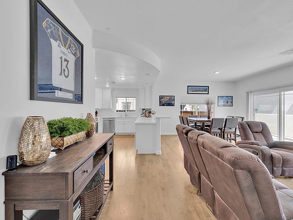 4th image of 748 Lincoln Pl