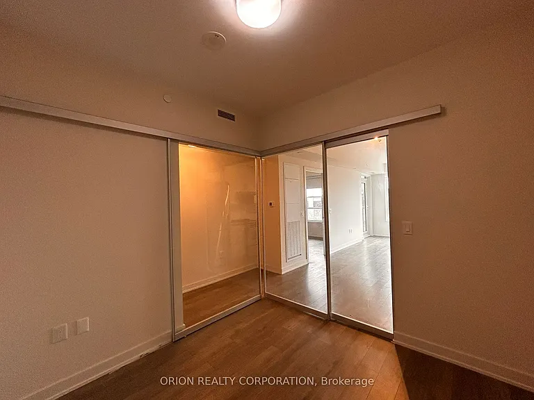 212 King William St #620 — Photo 28