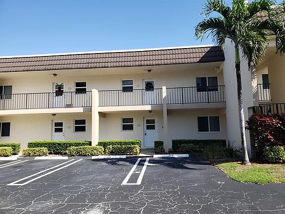 5th image of 2805 Casita Way APT 114