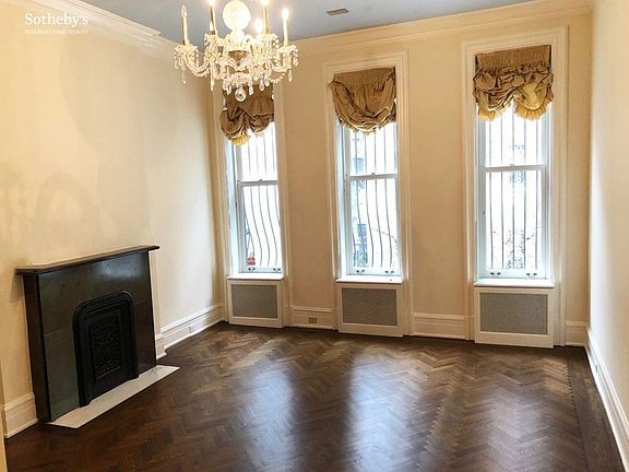3rd image of 123 W 69th St APT 2