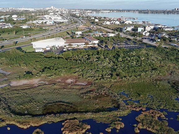 4th image of 8509 Teichman Rd