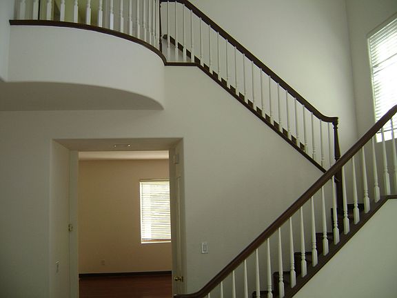 4th image of 1041 Vista Oak Pl