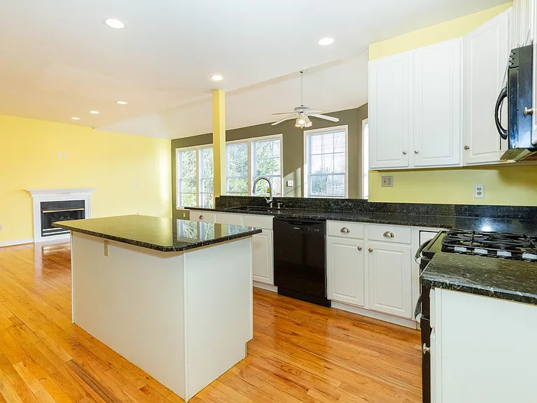 180 Muirfield Ct — Photo 16