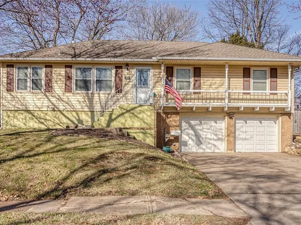 3900 S Carriage Ln, Independence, MO 64055