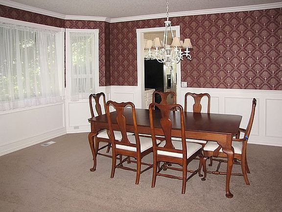 3rd image of 2195 Alpine Dr