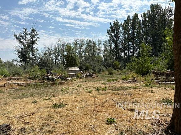 3rd image of N River Rd