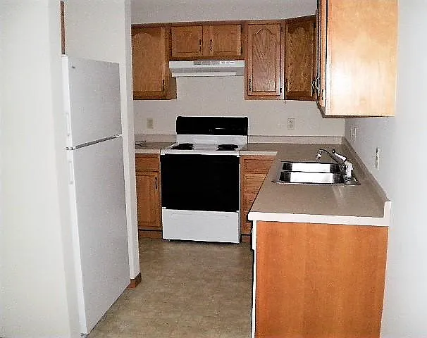 594 W 8th St #C — Photo 1