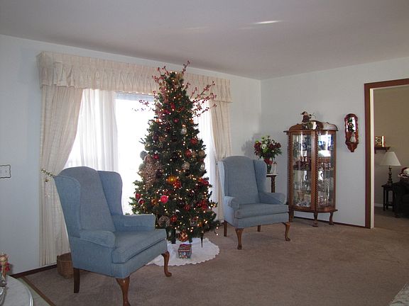 2nd image of 404 Southland Dr S