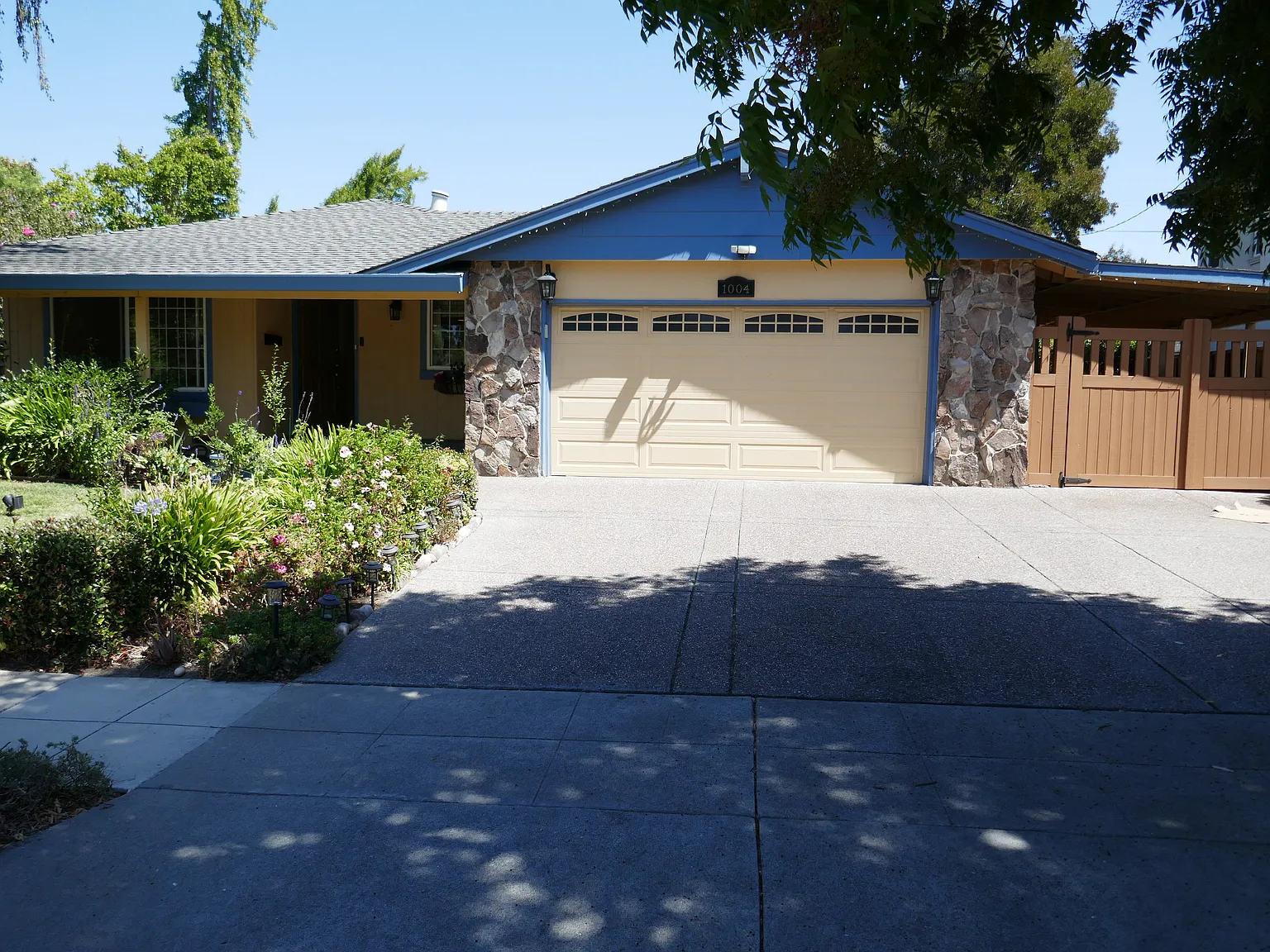 4 bed, 1646 sqft, $5,500 — Photo 1