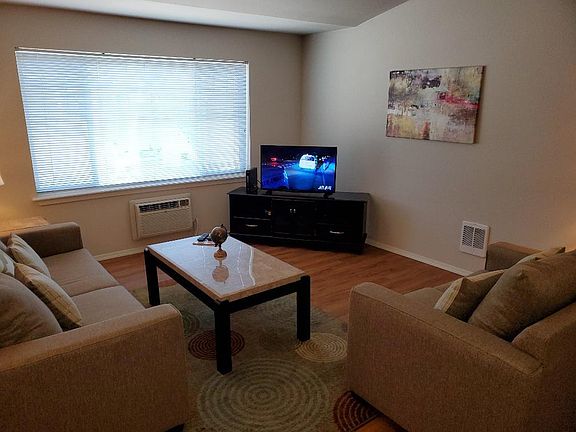 2nd image of 2723 E Roycroft Ct