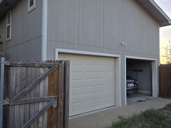 3rd image of 401 Waverly Dr