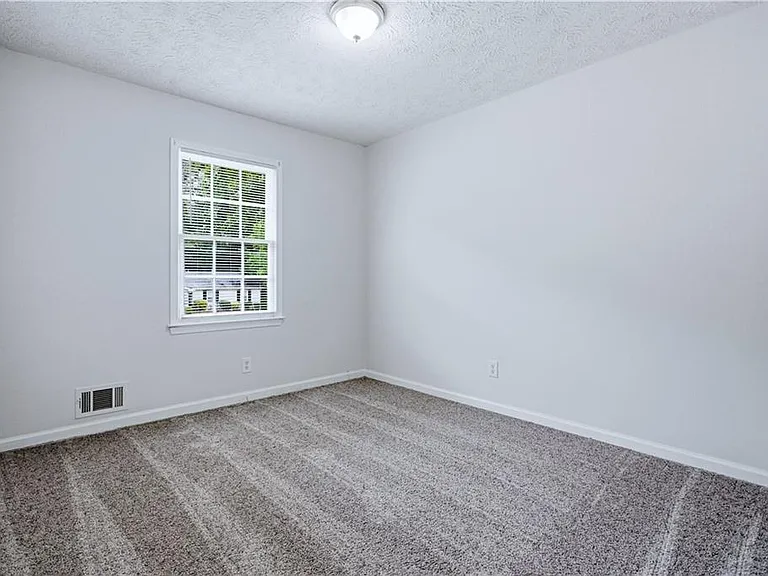 1600 Sugar Plum Dr SW — Photo 12