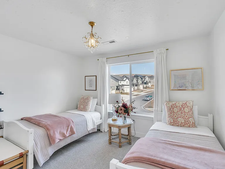 1557 W Stone Gate Dr — Photo 14