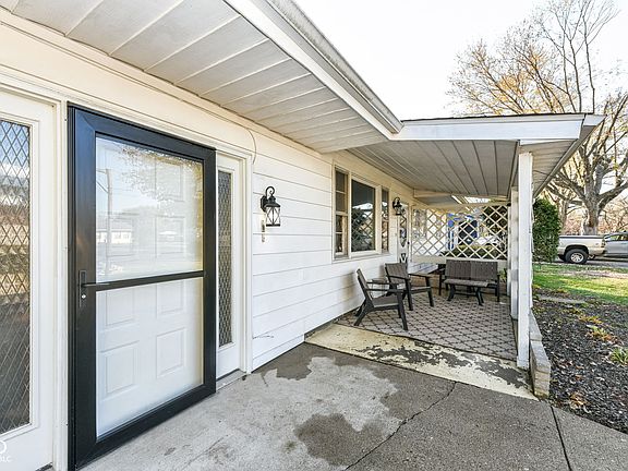 3rd image of 4141 Moline Dr
