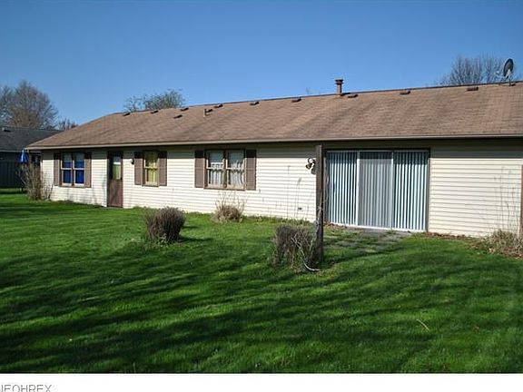 3rd image of 880 Kenner Cir