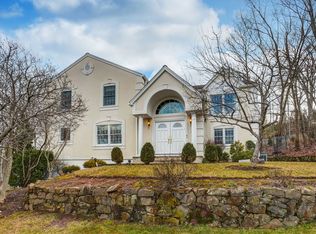 11 Princeton Rd, Livingston, NJ 07039