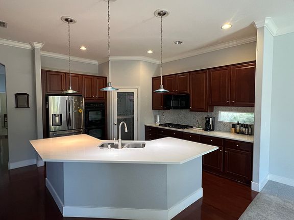 2nd image of 3232 Hopscotch Way